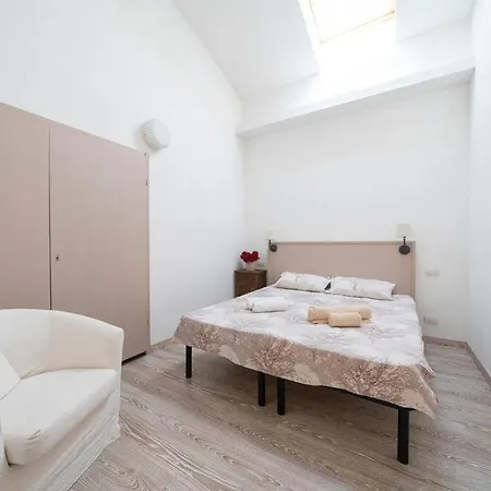 Casa Ella- Garda Lägenhet